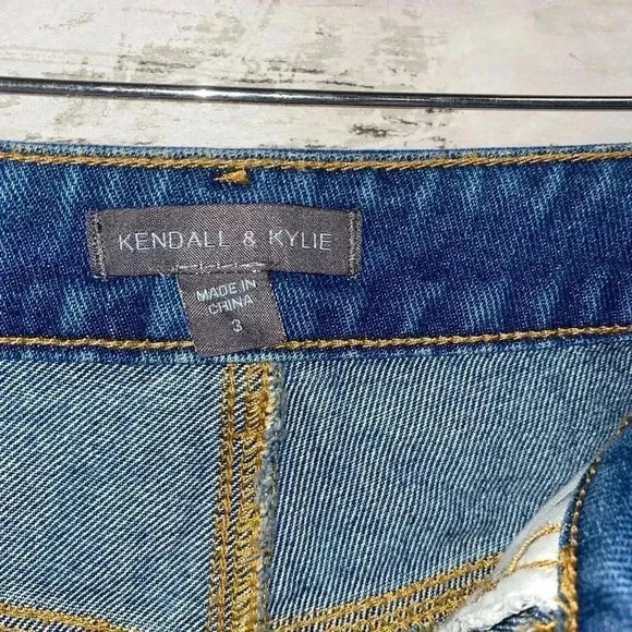 Kendall & Kylie High Rise Shorts - Picture 5 of 7